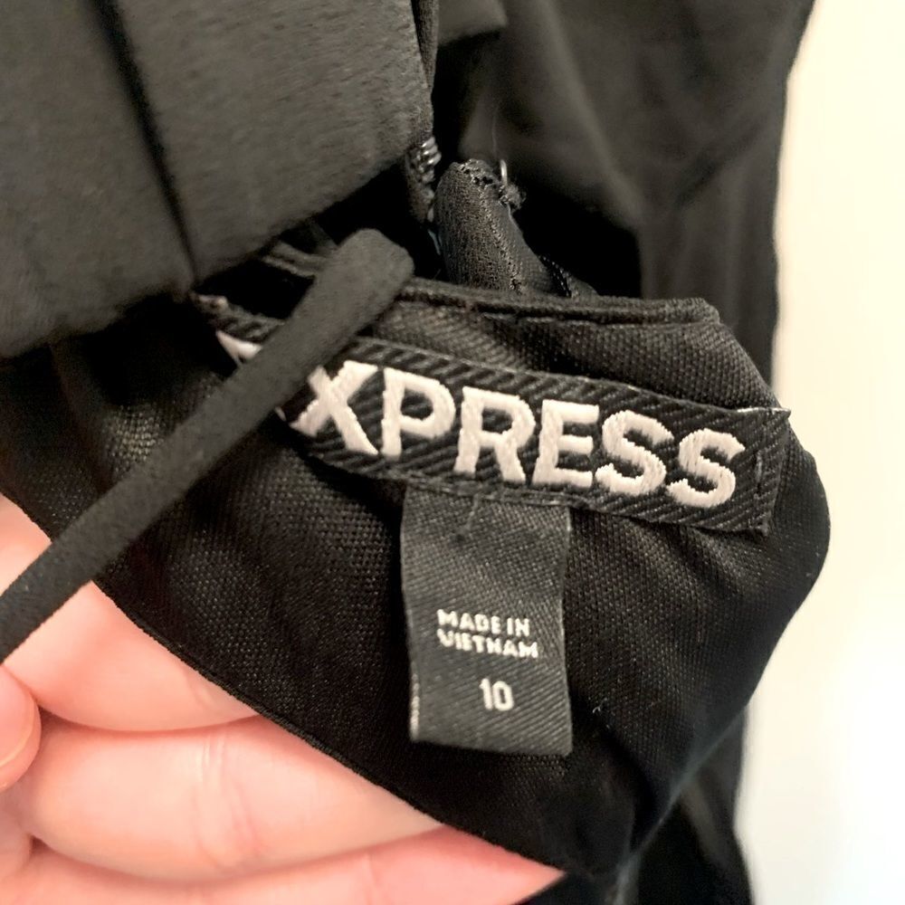 Express size 10 straps black back cutout dress - Picture 4 of 4